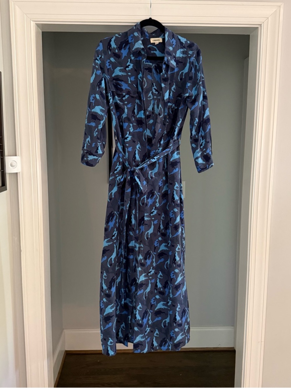 L’Agence Silk Blue Patterned Shirt Dress with Tie Waist
